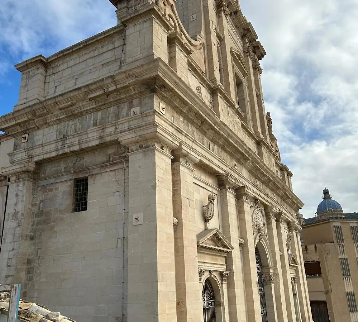 Апартаменты Cathedral'S House Комизо 0*,